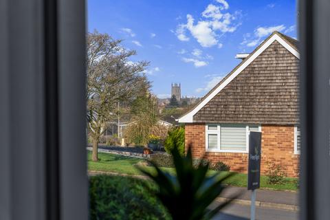 undefined, Worcester WR5