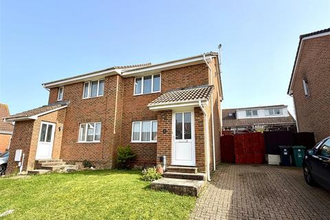2 bedroom semi-detached house for sale, Kingslea Park, East Cowes