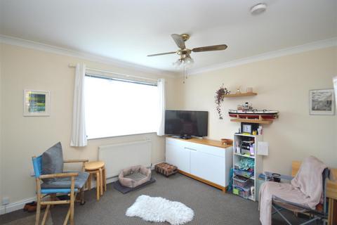 2 bedroom semi-detached house for sale, Kingslea Park, East Cowes