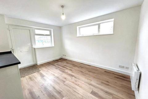 1 bedroom semi-detached house to rent, Eagles Drive, Melton Mowbray, Leicestershire