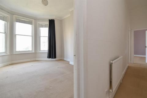 2 bedroom flat for sale, Carisbrooke Road, St. Leonards-On-Sea
