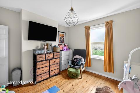 2 bedroom semi-detached house for sale, Hardwick Road, Redhill