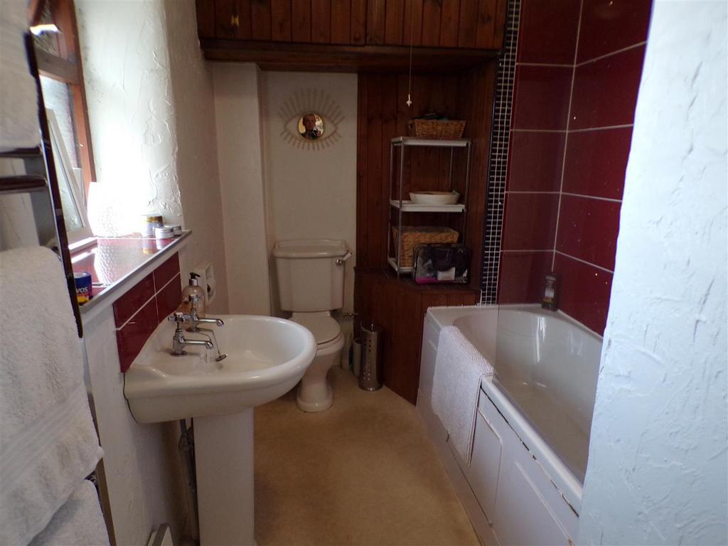 Bathroom.JPG