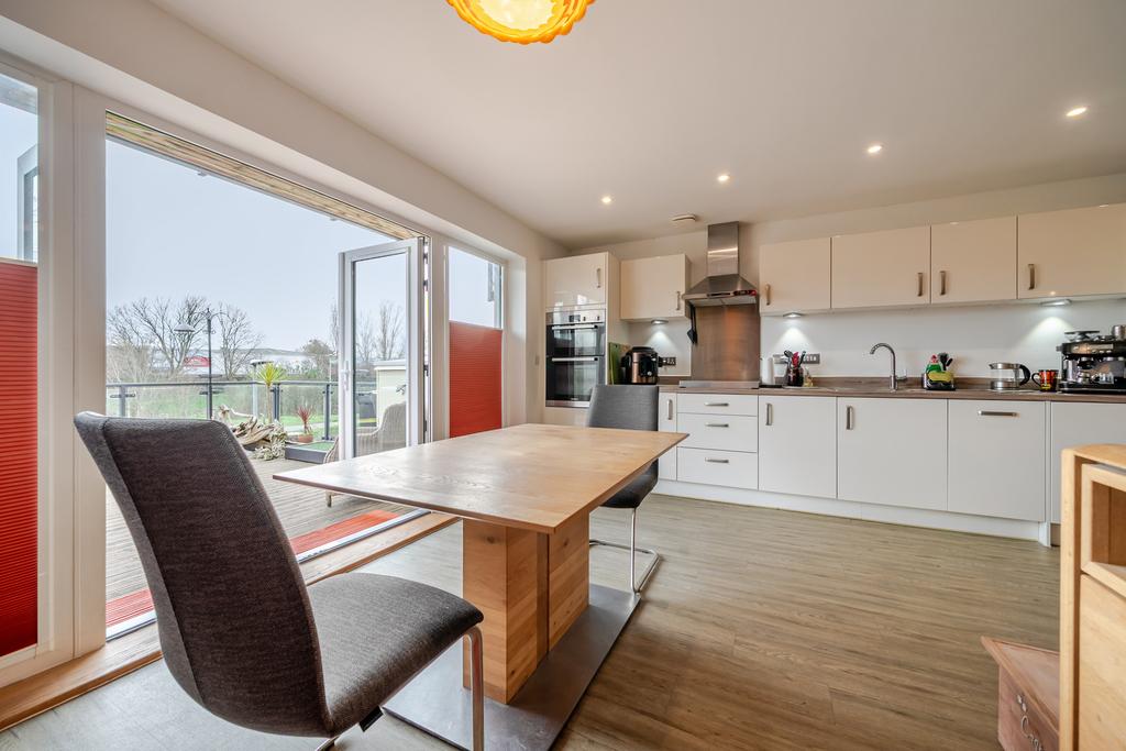 Kitchen / Breakfast Room