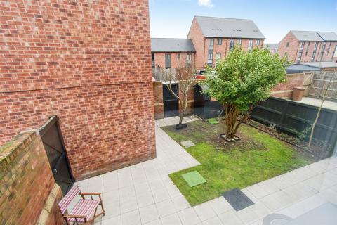3 bedroom semi-detached house for sale, Siskin Way, Allerton Bywater, Castleford