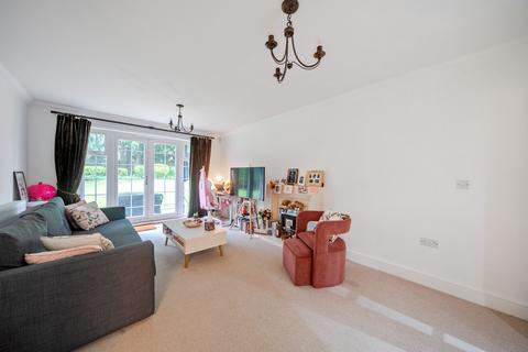 2 bedroom flat for sale, Chilbolton Avenue, Winchester, Hampshire, SO22