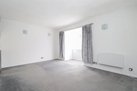 Studio for sale, Newbridge Close, Broadbridge Heath, Horsham