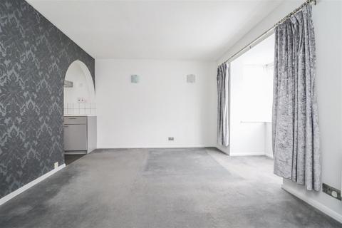Studio for sale, Newbridge Close, Broadbridge Heath, Horsham
