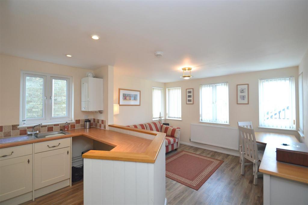 Kitchen and lounge