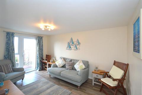 2 bedroom flat for sale, Cambridge Road, East Cowes