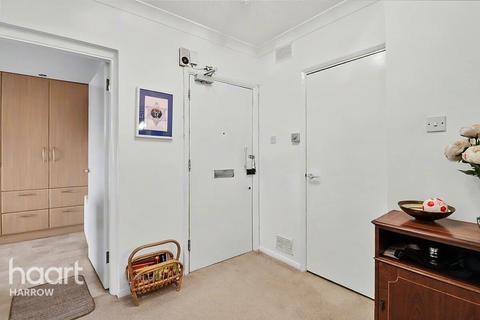 3 bedroom apartment for sale, Lodge Close, EDGWARE