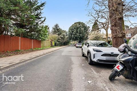 3 bedroom apartment for sale, Lodge Close, EDGWARE