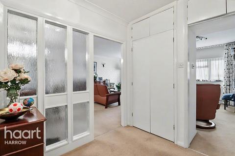 3 bedroom apartment for sale, Lodge Close, EDGWARE