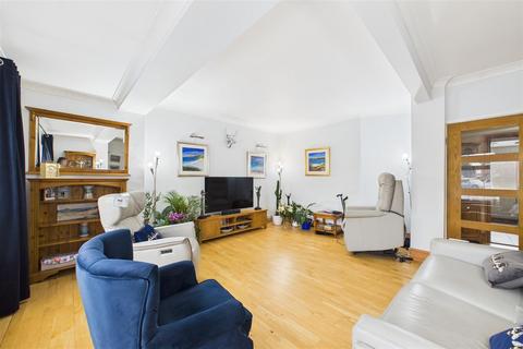 7 bedroom detached house for sale, London Road, Balderton, Newark