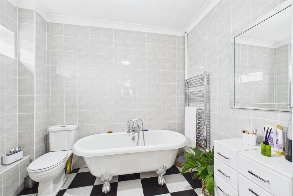 Ensuite