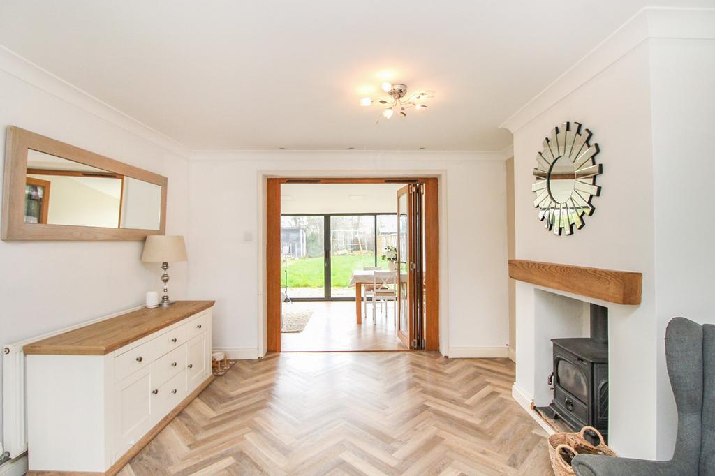 Lounge/Dining Room