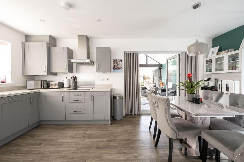 Kitchen/Dining Room