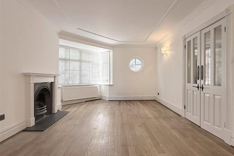 undefined, Lime Grove, London, N20