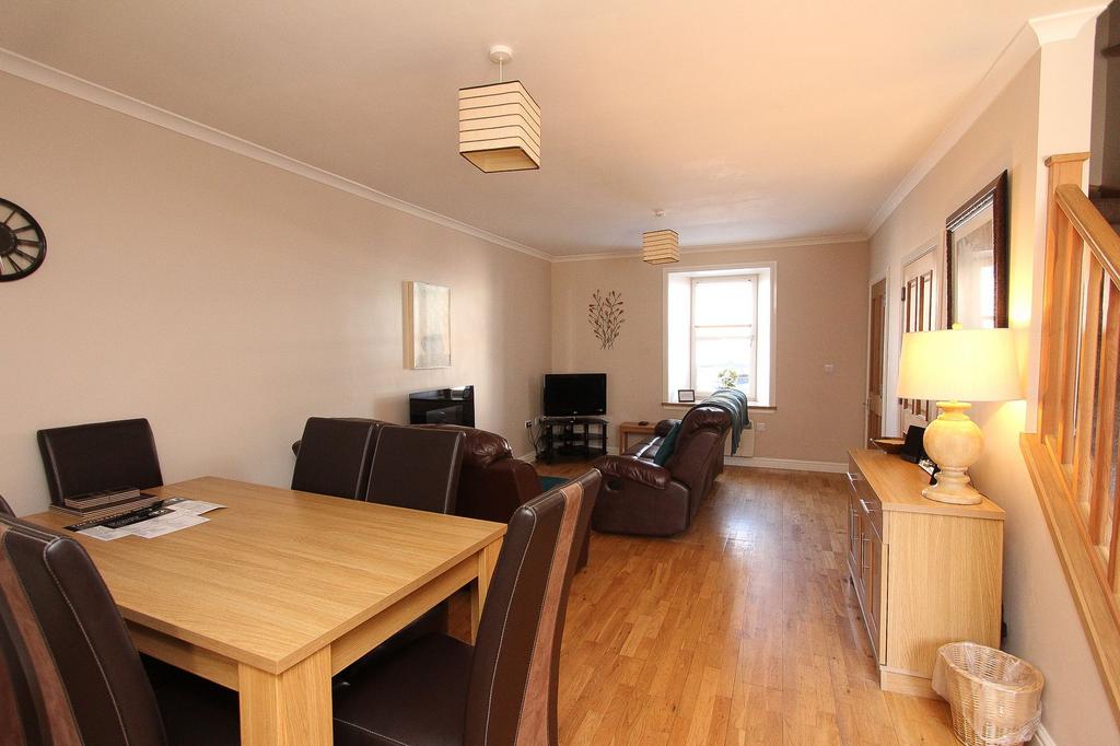 Lounge/ Dining Room