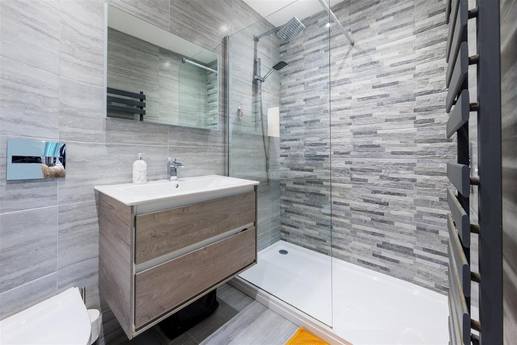 En-Suite Shower