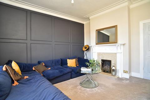 2 bedroom flat for sale, Knaresborough Road, Harrogate, HG2