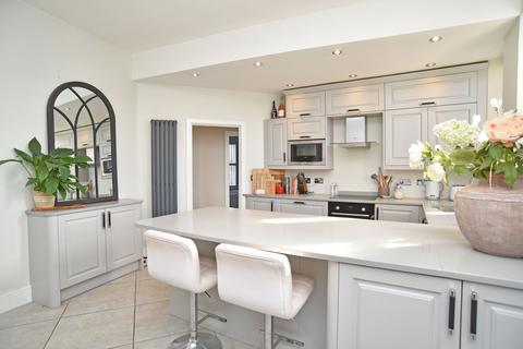 2 bedroom flat for sale, Knaresborough Road, Harrogate, HG2