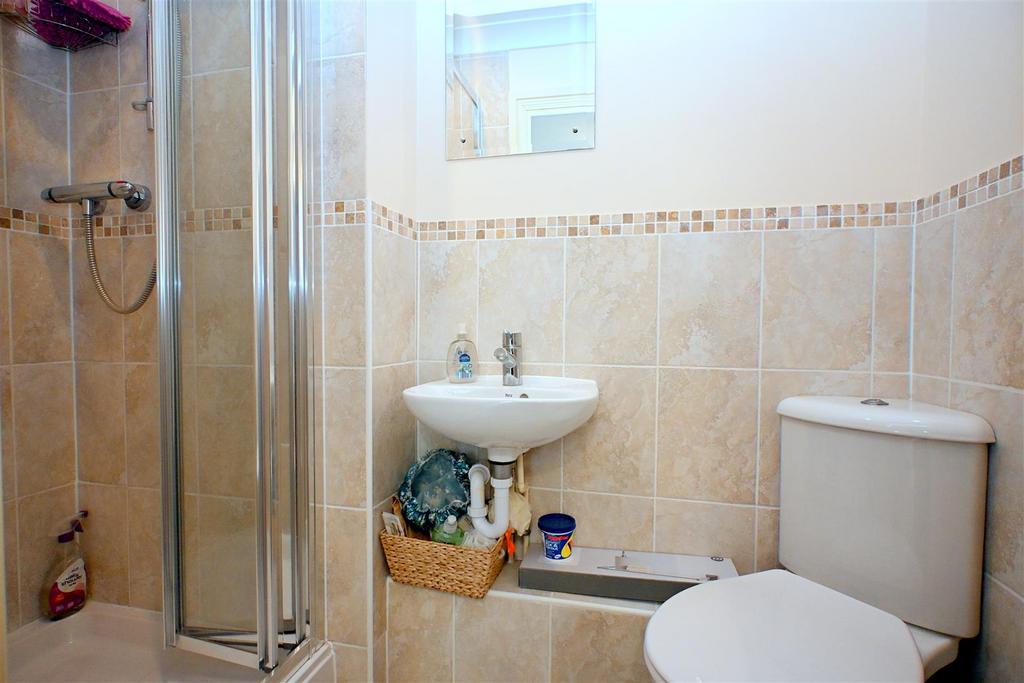 En-Suite to Ground Floor Bedroom 2