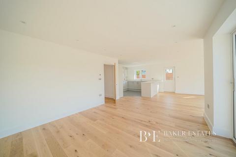 3 bedroom detached bungalow for sale, Springwood Close, Latchingdon