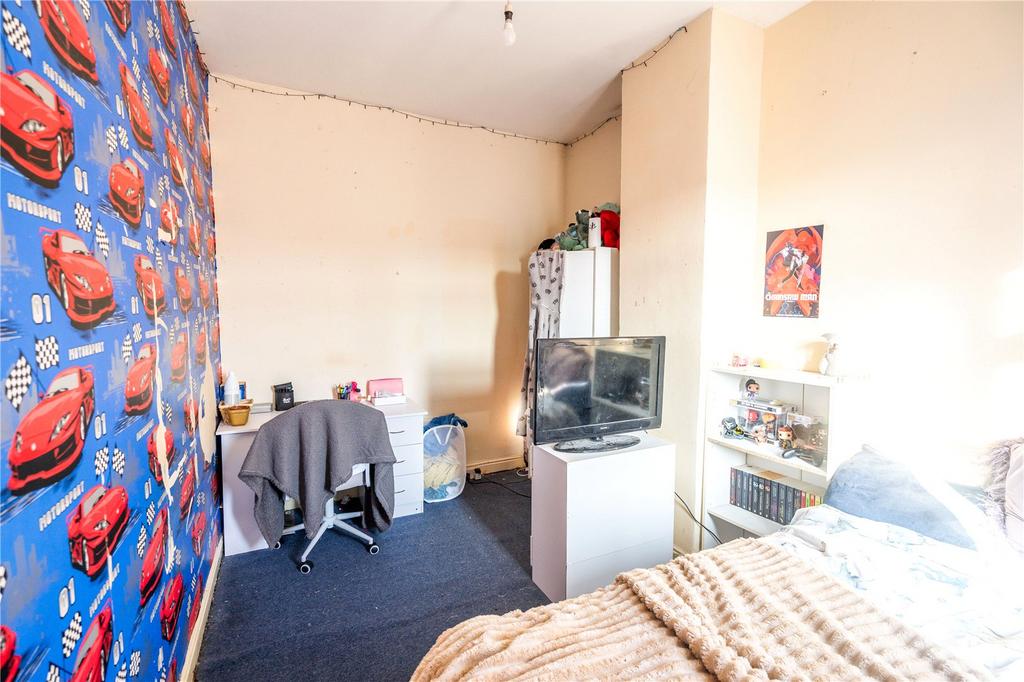 Bedroom 2 (2)