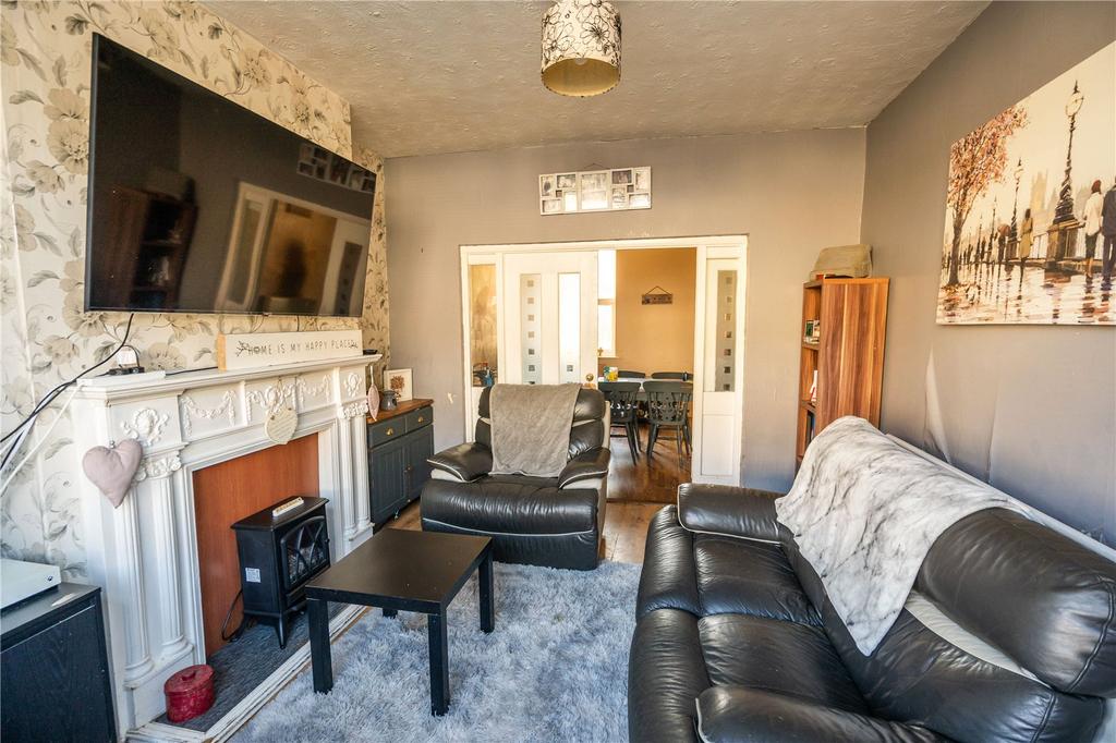 Living Room (2)