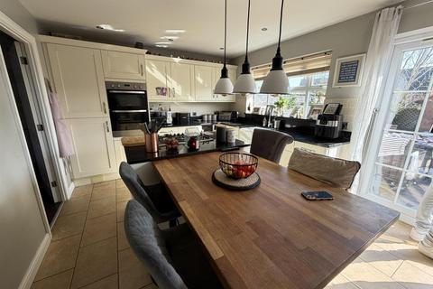 undefined, Nightingale Close, Daventry