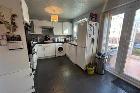 undefined, Gloster Close, Aldershot GU12