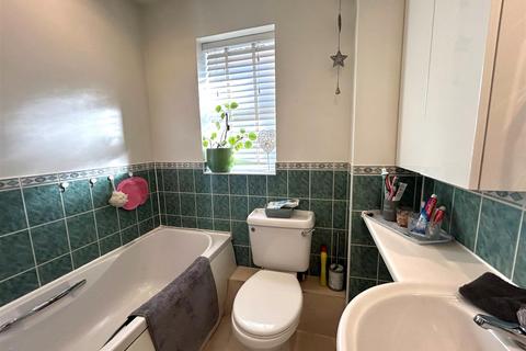 undefined, Gloster Close, Aldershot GU12