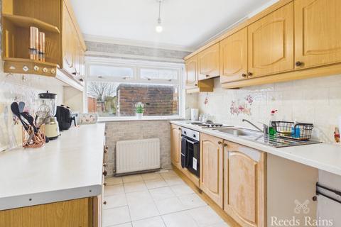 3 bedroom terraced house to rent, Dene Avenue, Durham SR8
