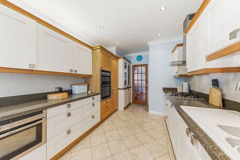3 bedroom semi-detached house for sale, Kings Close, Pontefract WF7