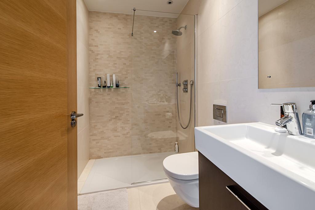1f Dora Road-Bath2.j