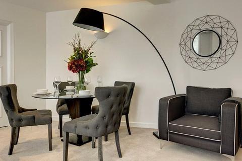 Studio to rent, Hill Street, London, W1J