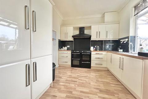 3 bedroom end of terrace house for sale, Pilling Street, Leigh