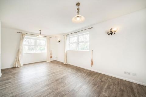 2 bedroom flat to rent, Busch Close, Isleworth TW7
