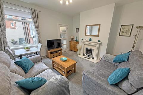 2 bedroom flat for sale, Salisbury Avenue, North Shields