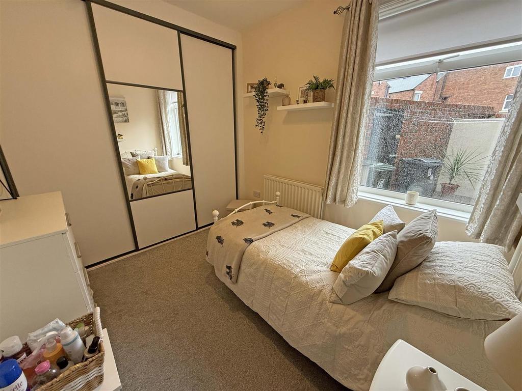 Bedroom 2.jpg
