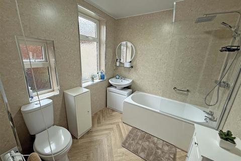 2 bedroom flat for sale, Salisbury Avenue, North Shields