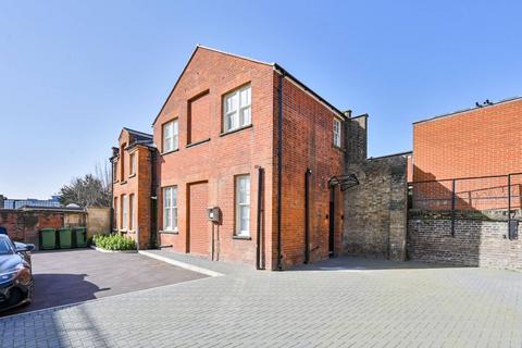 undefined, Uxbridge Road, Hanwell, W7