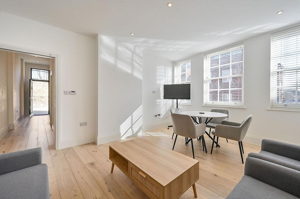 Apartment in Hanwell - View 3