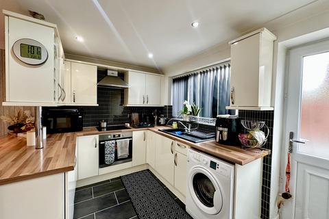 undefined, Ecclesburn Avenue, LEEDS