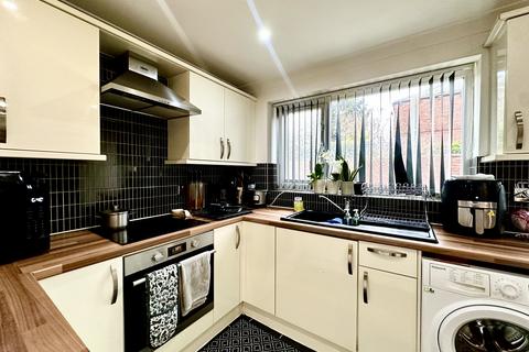 undefined, Ecclesburn Avenue, LEEDS
