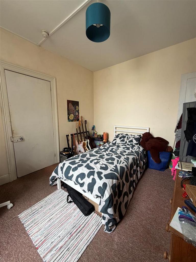 Bed 123.jpg