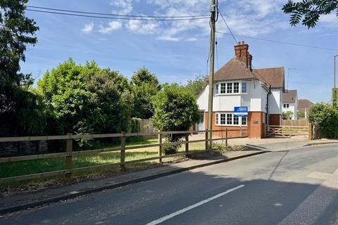 undefined, Kings Road, Southminster