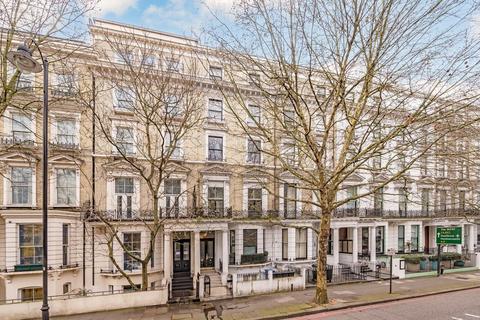 3 bedroom flat to rent, Cromwell Road, London SW5