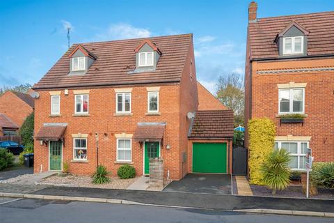 3 bedroom house to rent, Coriolanus Square, Warwick CV34